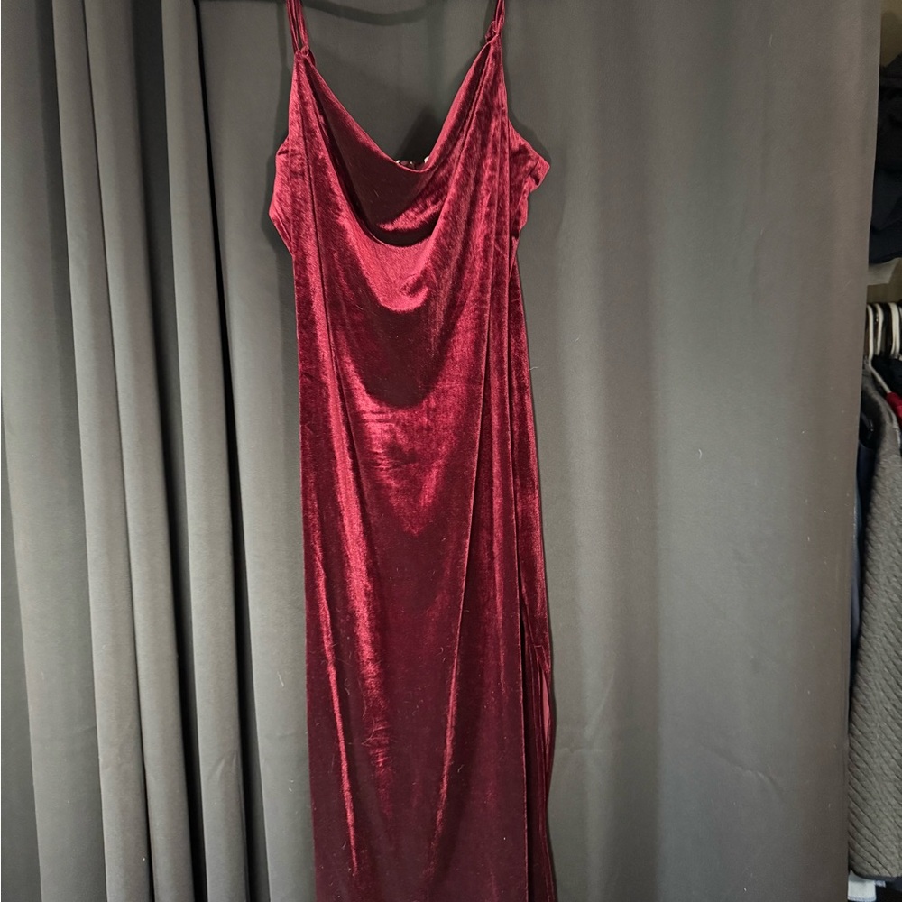 She + Sky Wine Velvet Slip Dress - Picture 4 of 8